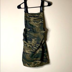 Camo overalls// mini skirt